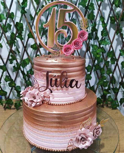 bolo azul e dourado 15 anos|Bolo de 15 anos: 105 ideias e tutoriais que são um sonho .